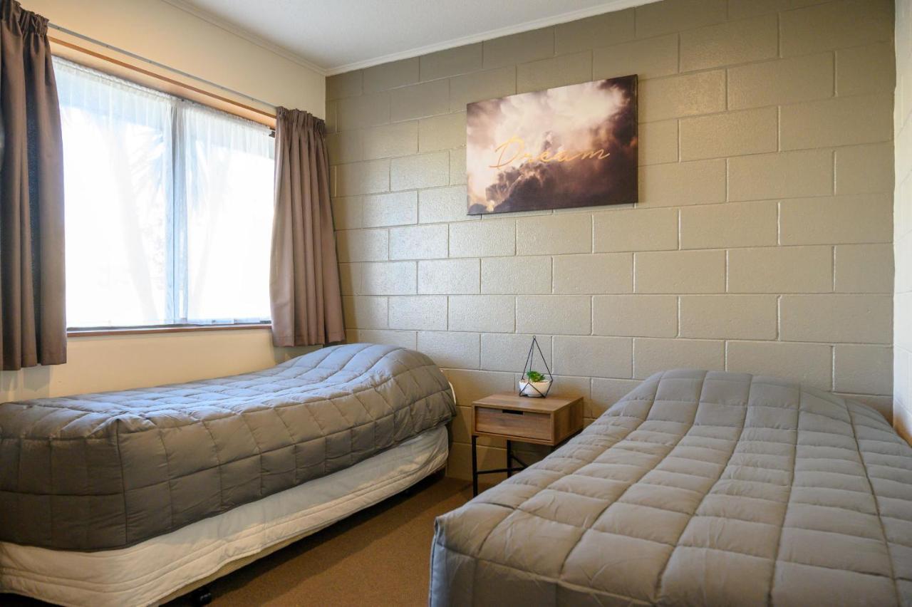 Foreshore Motor Lodge Lower Hutt Bagian luar foto